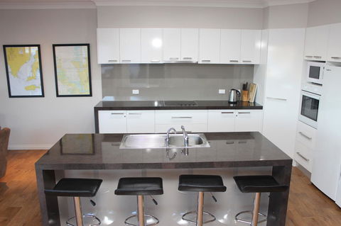 Waterfront On Osprey - Sydneys Hotel 6