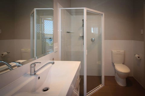 Waterfront On Osprey - Sydneys Hotel 23