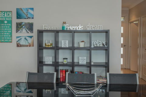 Waterfront On Osprey - Sydneys Hotel 9