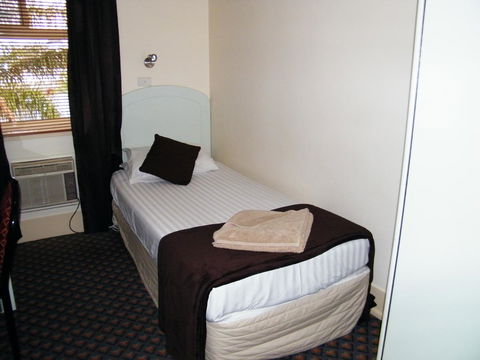 Grand Tasman Hotel - Sydneys Hotel 22