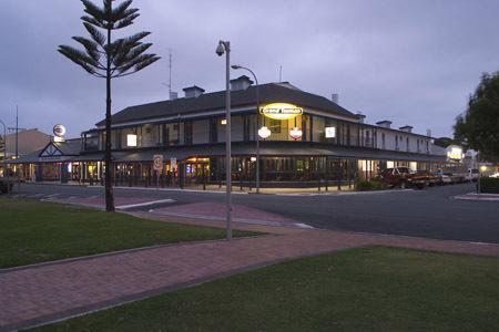 Grand Tasman Hotel - Sydneys Hotel 16