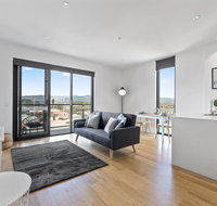 Views On Surflen - Sydneys Hotel