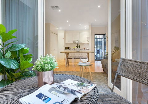 GOUGER 265 - Sydneys Hotel 5
