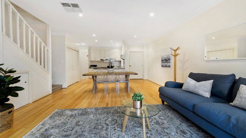 GOUGER 265 - Sydneys Hotel 17