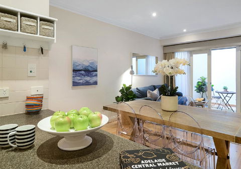 GOUGER 265 - Sydneys Hotel 13