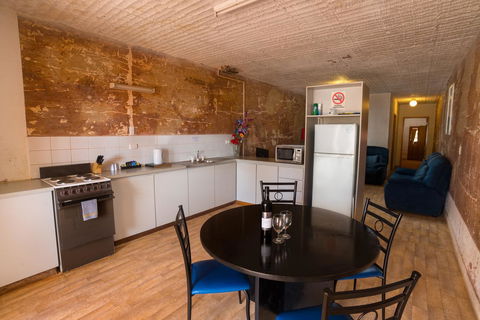 Desert View Apartments - Sydneys Hotel 1