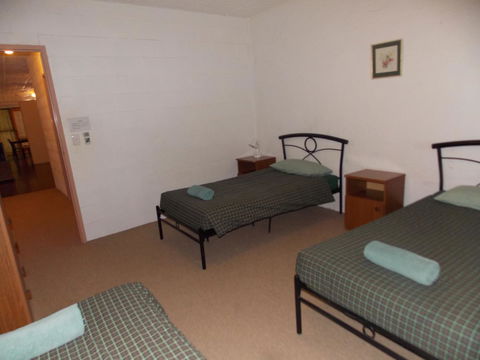 Desert View Apartments - Sydneys Hotel 2
