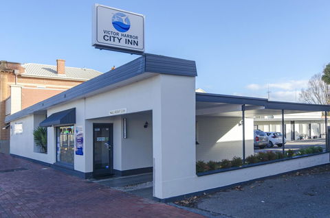 Victor Harbor City Inn - Sydneys Hotel 0