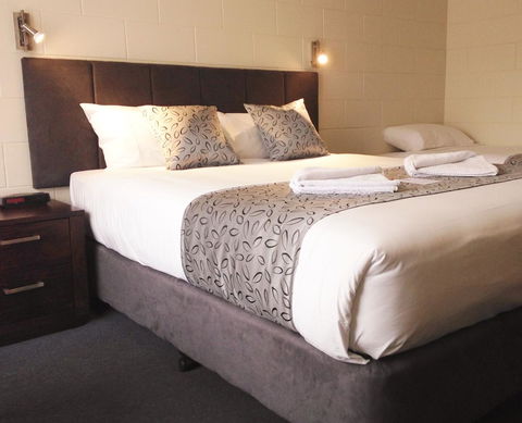 Victor Harbor City Inn - Sydneys Hotel 28
