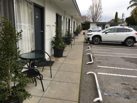 Victor Harbor City Inn - Sydneys Hotel 8