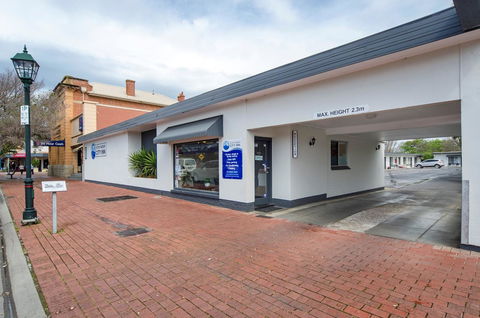 Victor Harbor City Inn - Sydneys Hotel 13