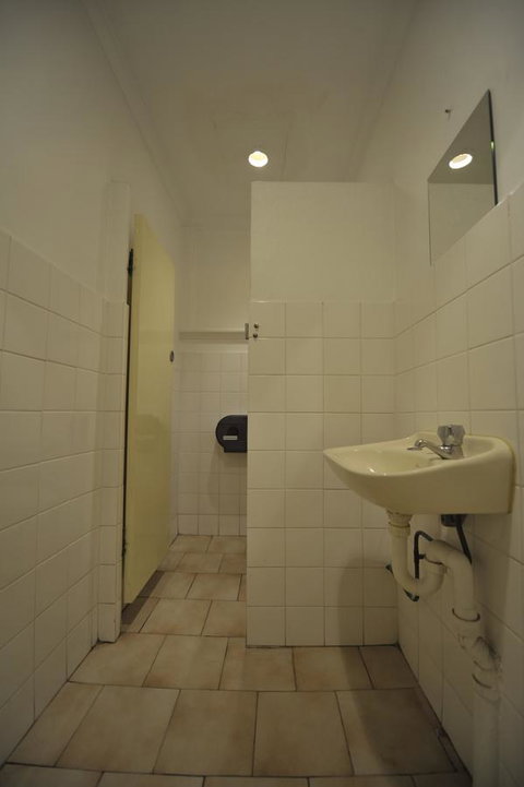 Backpack Oz - Sydneys Hotel 28