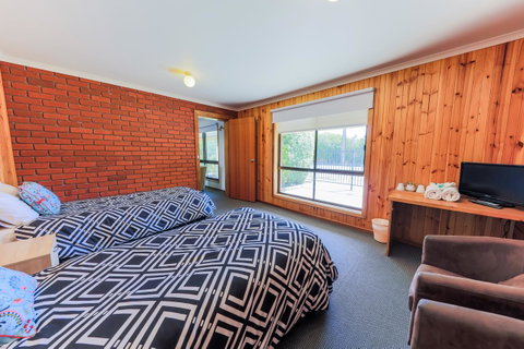Country Roads Motor Inn Naracoorte - Sydneys Hotel 15