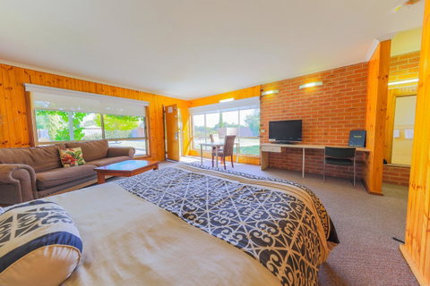 Country Roads Motor Inn Naracoorte - Sydneys Hotel 0