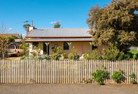 Ruby\'s Cottage - Sydneys Hotel 2