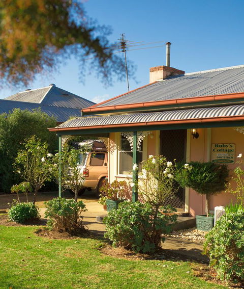 Ruby\'s Cottage - Sydneys Hotel 0