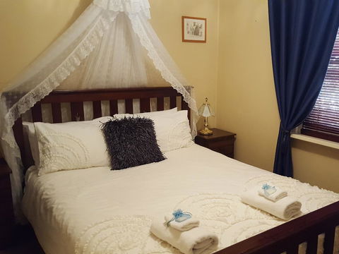 Ruby\'s Cottage - Sydneys Hotel 10