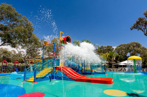 BIG4 Renmark Riverfront Holiday Park - Sydneys Hotel 10