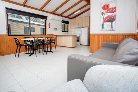 BIG4 Renmark Riverfront Holiday Park - Sydneys Hotel 1