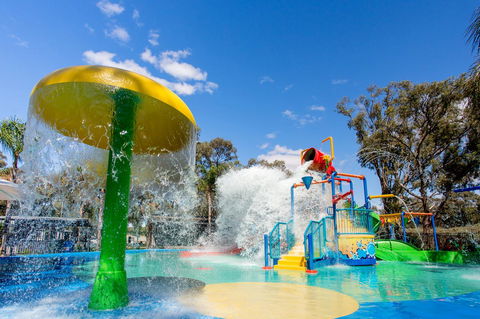 BIG4 Renmark Riverfront Holiday Park - Sydneys Hotel 11