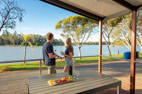 BIG4 Renmark Riverfront Holiday Park - Sydneys Hotel 5