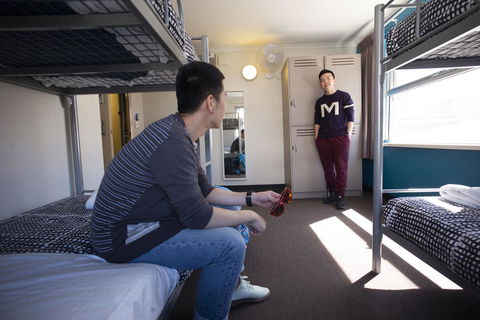 YHA Adelaide Central - Sydneys Hotel 12