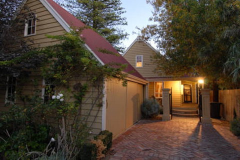 A Secret Treasure - Sydneys Hotel 14