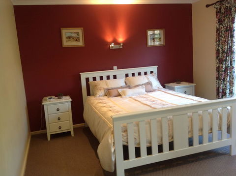 Breakaway Farmstay - Sydneys Hotel 0