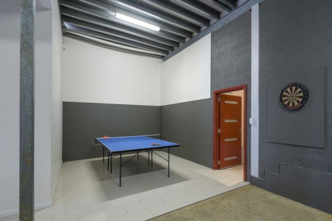Saar River House - Sydneys Hotel 10