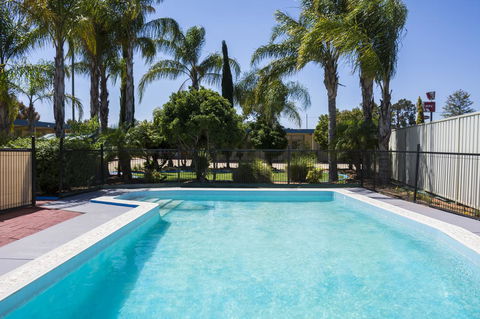 Renmark Motor Inn - Sydneys Hotel 1