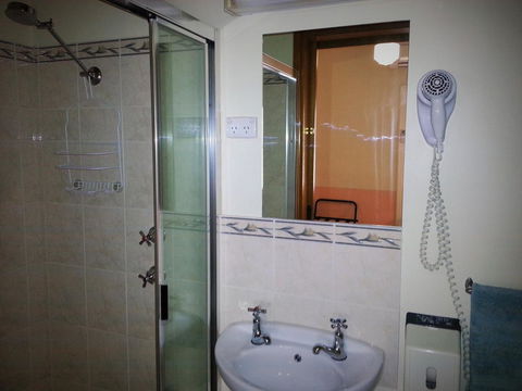 Sonbern Lodge Motel - Sydneys Hotel 16