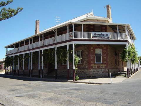 Sonbern Lodge Motel - Sydneys Hotel 0