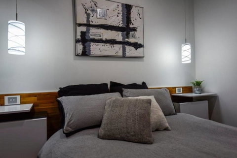 BENGALEE EXECUTIVE TOWNHOUSE- MODERN & STYLISH - Sydneys Hotel 2