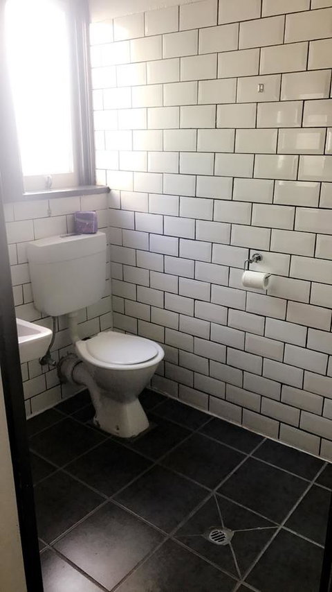 Ambassadors Hotel - Sydneys Hotel 23