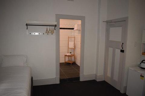 Ambassadors Hotel - Sydneys Hotel 19