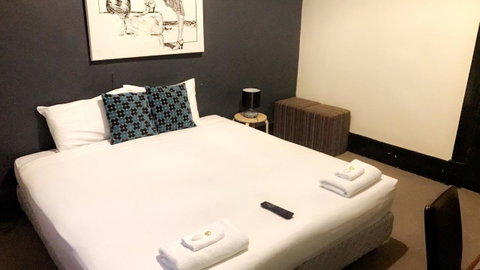 Ambassadors Hotel - Sydneys Hotel 36