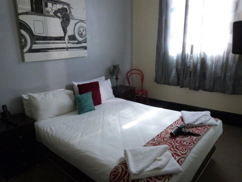 Ambassadors Hotel - Sydneys Hotel 1