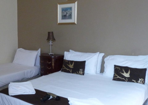 Ambassadors Hotel - Sydneys Hotel 27