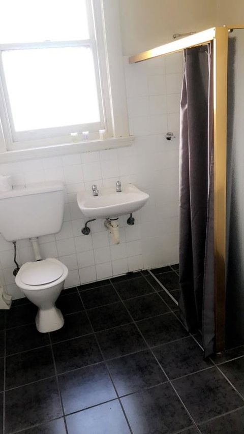 Ambassadors Hotel - Sydneys Hotel 25