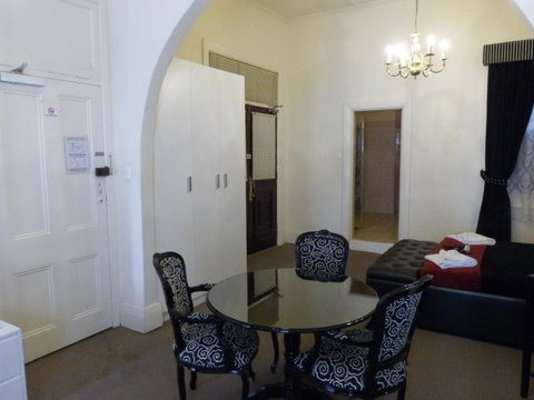Ambassadors Hotel - Sydneys Hotel 44
