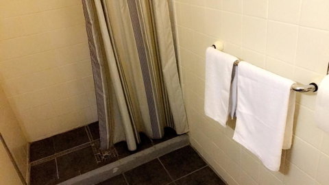 Ambassadors Hotel - Sydneys Hotel 32