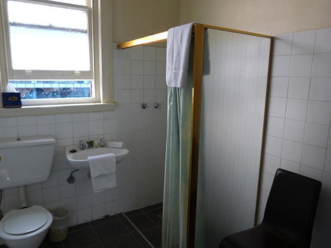 Ambassadors Hotel - Sydneys Hotel 14