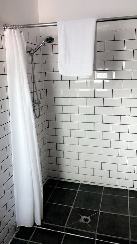 Ambassadors Hotel - Sydneys Hotel 21