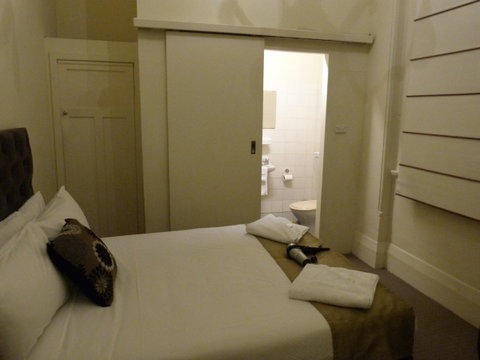 Ambassadors Hotel - Sydneys Hotel 11