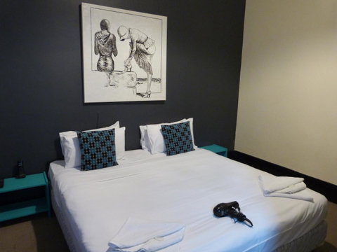 Ambassadors Hotel - Sydneys Hotel 31
