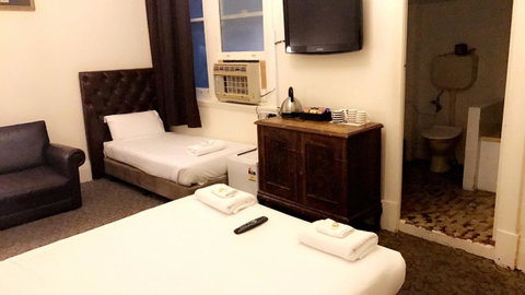 Ambassadors Hotel - Sydneys Hotel 24