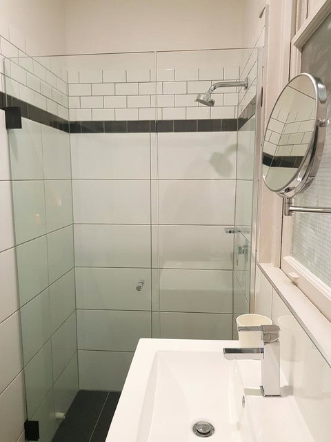 Ambassadors Hotel - Sydneys Hotel 8