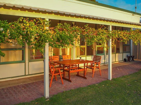 Willygunyah - Sydneys Hotel 1