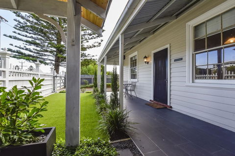 Railway Cottage In Beachport - Sydneys Hotel 11