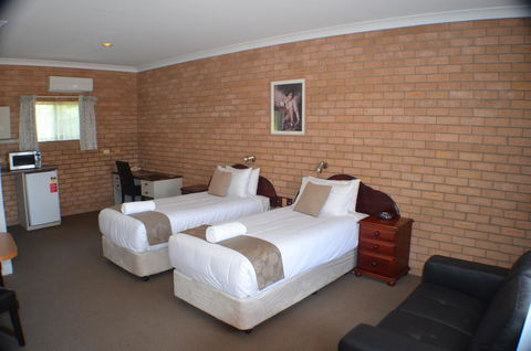 Deer Park Motor Inn Armidale - Sydneys Hotel 3